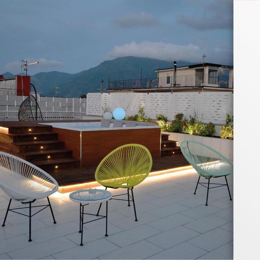 Houses & Rooftop Pompei - Sky Luaran gambar