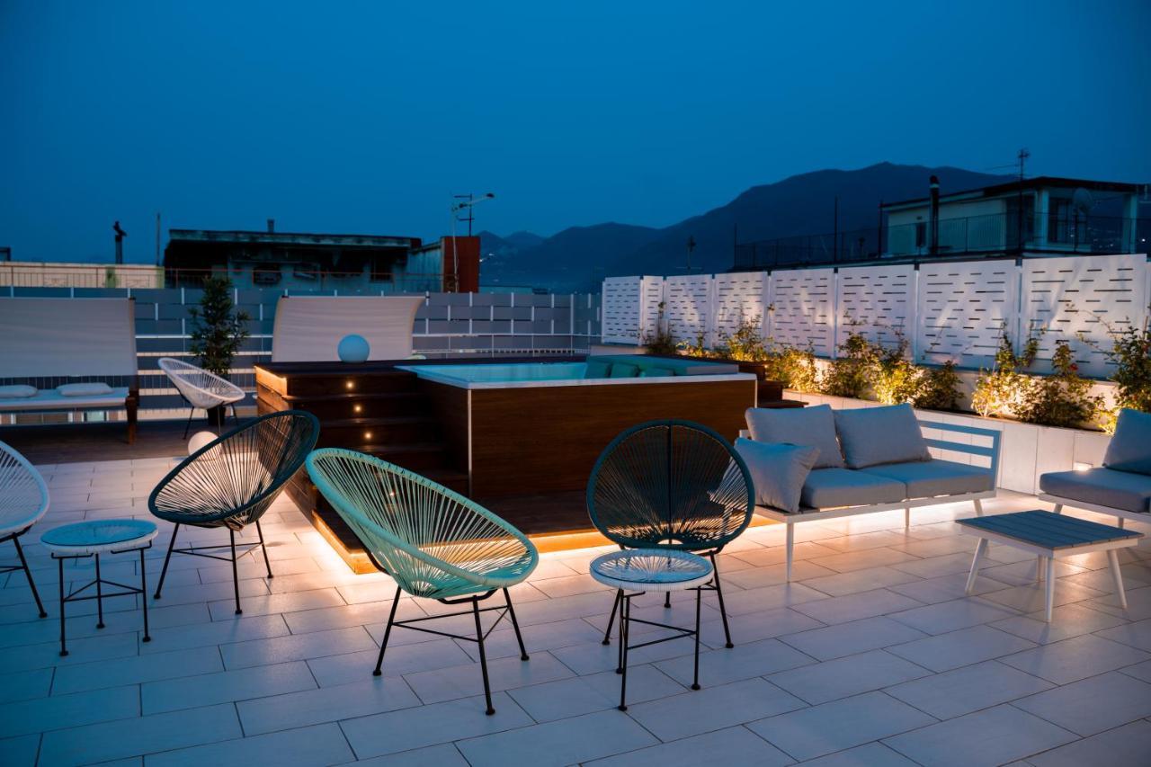 Houses & Rooftop Pompei - Sky Luaran gambar
