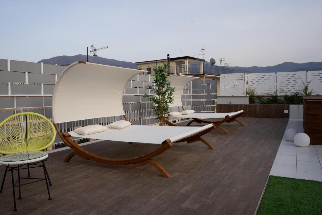 Houses & Rooftop Pompei - Sky Luaran gambar