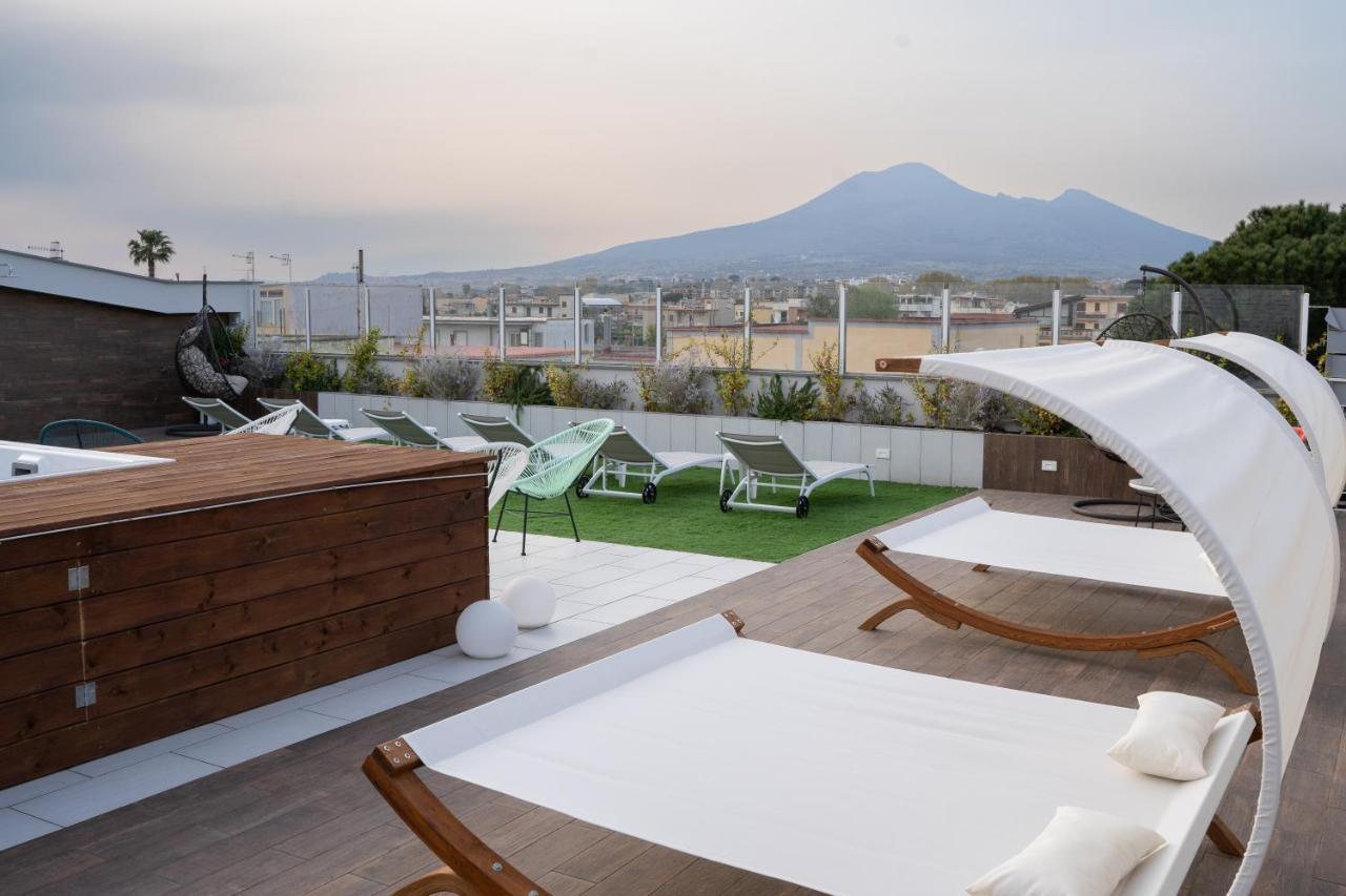 Houses & Rooftop Pompei - Sky Luaran gambar